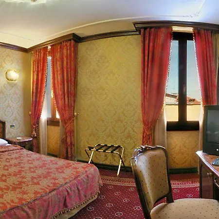 Nh Santa Lucia 4*