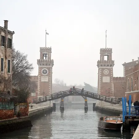 Yacht Bert Venezia Botel 5*