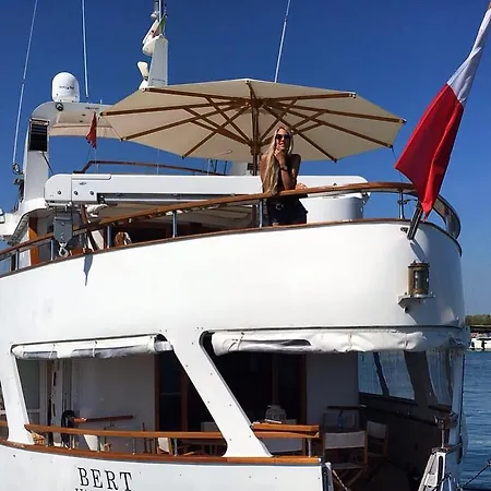 Botel Yacht Bert Venezia 5*