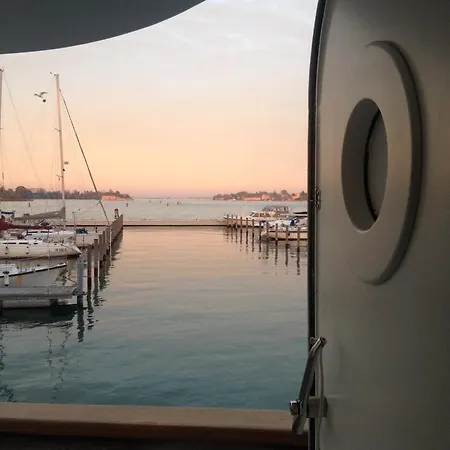 Botel Yacht Bert Venezia Venice