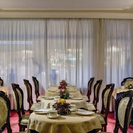 Montecarlo Ξενοδοχείο 3*