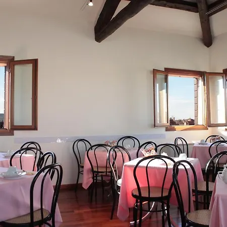 Bed & - Casa Per Ferie La Pieta Alojamento de Acomodação e Pequeno-almoço 2*