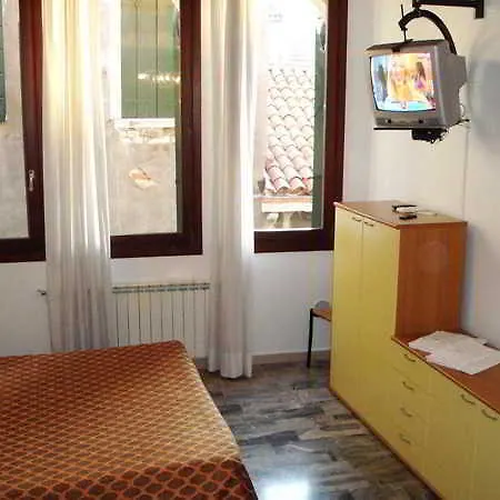 Ariel Silva Hotel Venezia