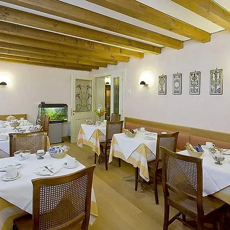 Spagna Hotell 3*