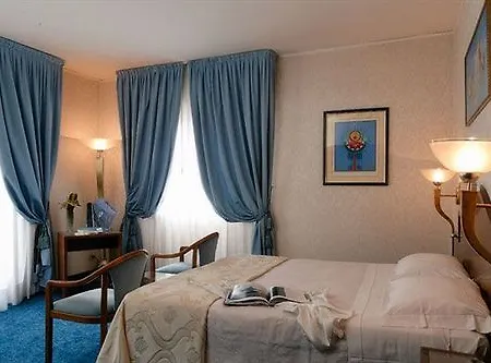 Amadeus Hotel 4*