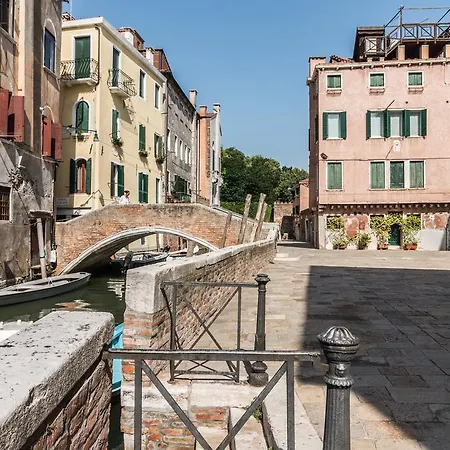 Appartement 7 Windows On By Lionhost Venise