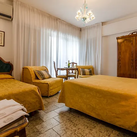 Ariel Silva Hotel Venezia