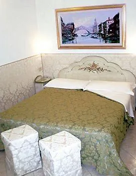 Hotel Hotel San Salvador Basic & Local 2 Stars Hotel Venice