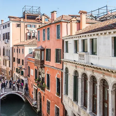 Rialto Bridge Large Venetian Style With Lift 아파트