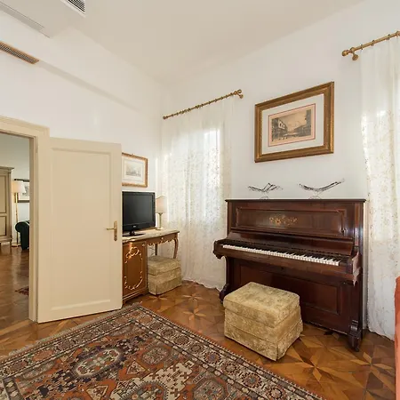 Apartment Savoia E Jolanda