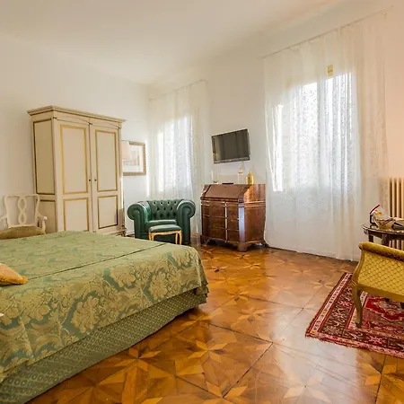 Savoia E Jolanda Venice