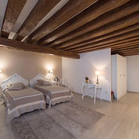Savoia E Jolanda * Venice
