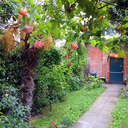 3749 Pontechiodo Oda ve Kahvaltı