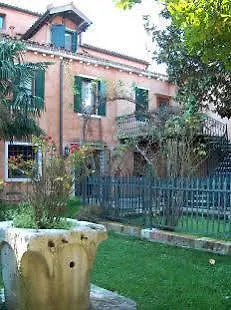 Domus Orsoni Oda ve Kahvaltı 2*