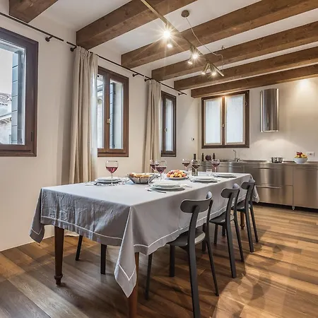 Saoner Venetian Design Apartment Venice