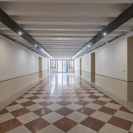 Apartment Saoner Venetian Design Venice