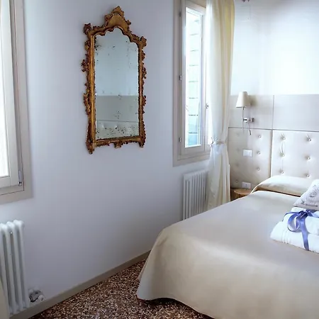 ベッド・アンド・ブレックファスト B＆b アル ポッツォ ディ ルーチェ 2*