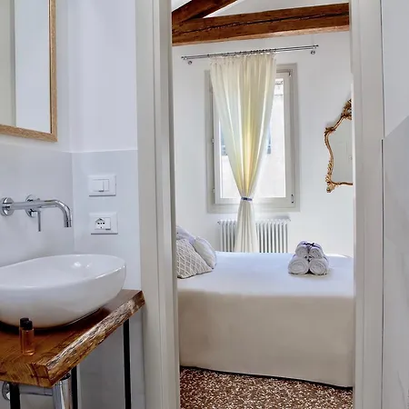 ベッド・アンド・ブレックファスト B＆b アル ポッツォ ディ ルーチェ 2*