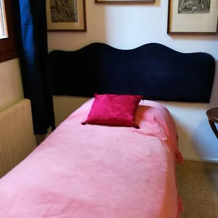 Alloggi Scala Del Bovolo Венеция
