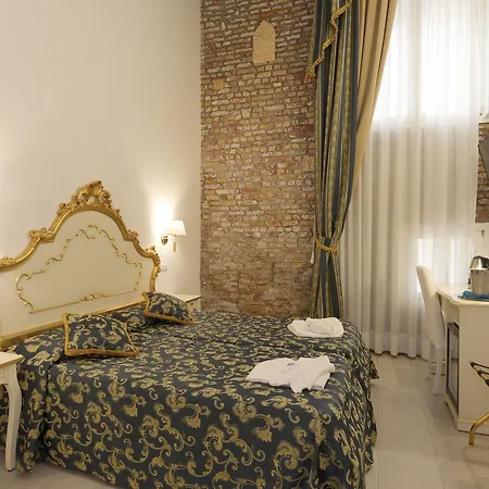 Hotel Al Mascaron Ridente
