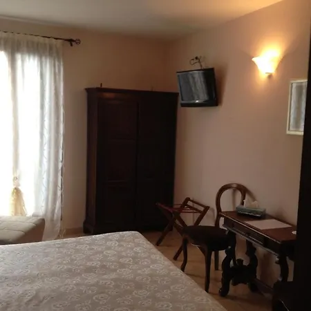 Salieri Hotel *