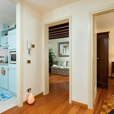 Heaven San Marco 1 E 2, The Elegant A Stone S Throw From St S Square Apartment *