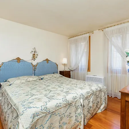 Heaven San Marco 1 E 2, The Elegant A Stone S Throw From St S Square Apartment *
