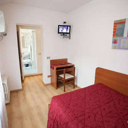 Caprera Hotel 2*