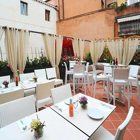 Fontana Hotel
