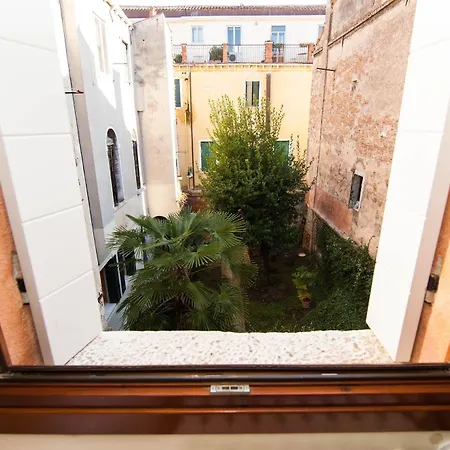 3749 Pontechiodo Oda ve Kahvaltı Venedik