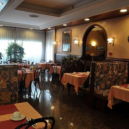 Hotel Roma 3*