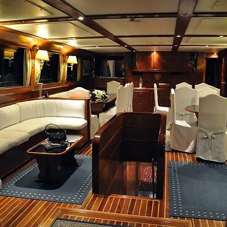 Sarah Cruise Hotel Venezia