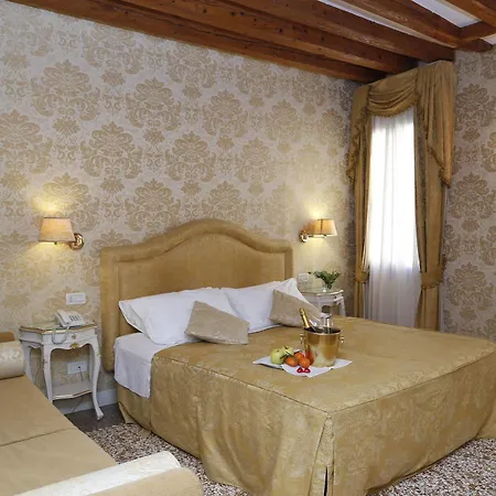 Casa Dei Cavalieri *