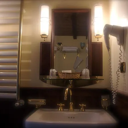 Lux Hotel 3*