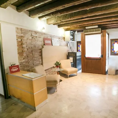 Haven San Toma Vandrarhem Venedig