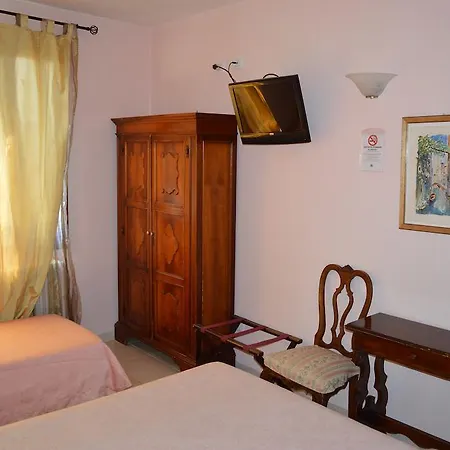 Salieri Hotel *