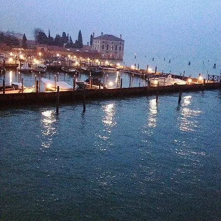 Harry's Canal View דירה *