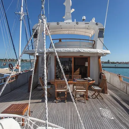 Yacht Bert Venezia 5* Venice