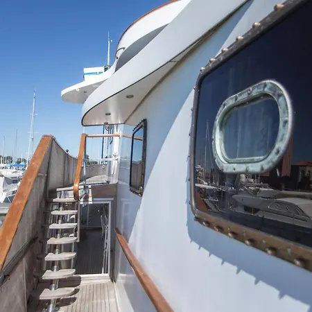 Botel Yacht Bert Venezia 5*