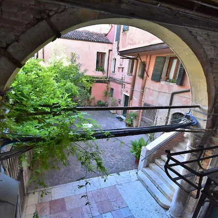 Palazzo Pizzamano