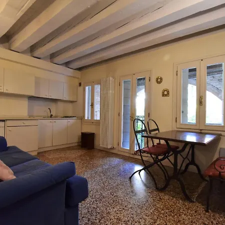 Palazzo Pizzamano Apartment Venice