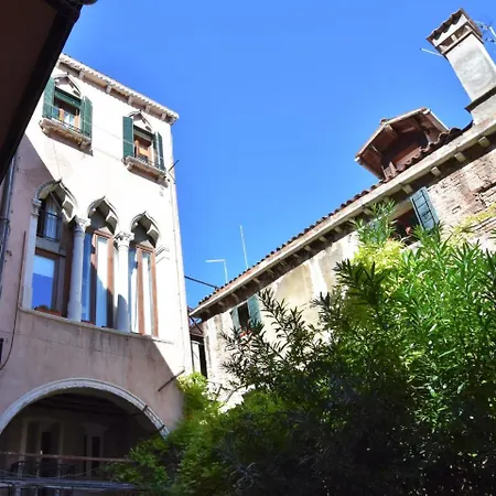 Apartment Palazzo Pizzamano *