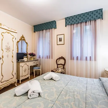 Ca' Leon D'oro Guest house 3*
