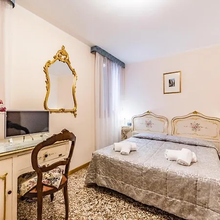 Ca' Leon D'oro Guest house