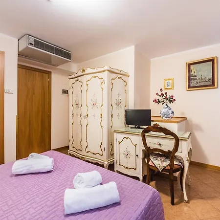 Ca' Leon D'oro Guest house