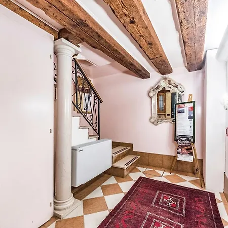 Ca' Leon D'oro Guest house 3*