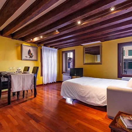 Apartment Ca'pedrocchi By Bricola