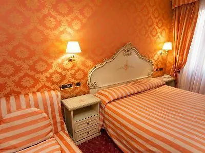 Lux Hotel