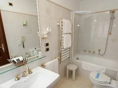 Lux Hotel