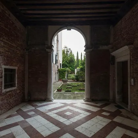 Appartamenti Inside Palazzo Foscarini Apartment Venice